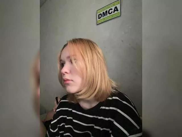 HoneySavage on BongaCams