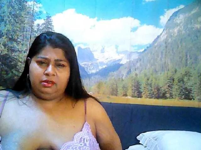 indianhoney on BongaCams