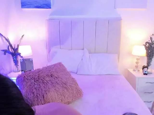 Offline IrinaTannedd on BongaCams