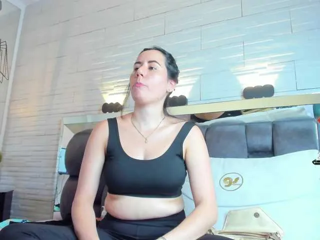 JadeHeartt on BongaCams