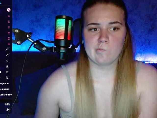 Jevelinaa on BongaCams