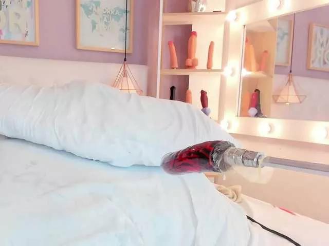 julyannaa on BongaCams