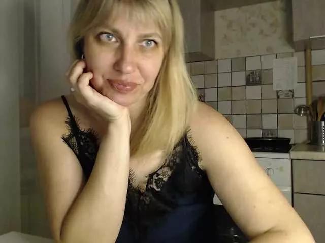 Karmella on BongaCams