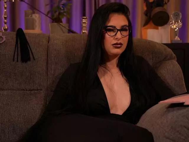KellyKent on BongaCams