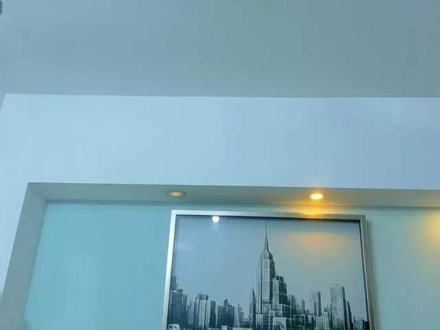 kinkyhousewifee on BongaCams