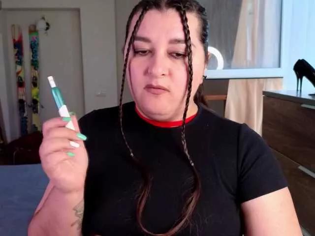 KiraFire on BongaCams
