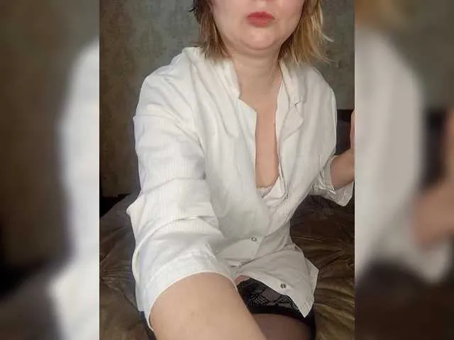 Lady-marshmallows on BongaCams