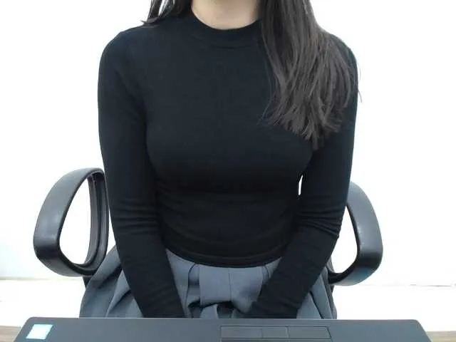 Lady-Young on BongaCams