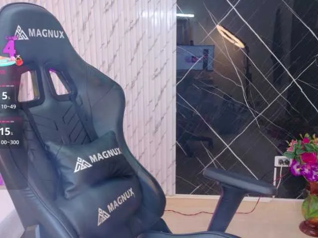 lararoberts1 on BongaCams