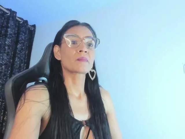 Offline lazzy-blake on BongaCams