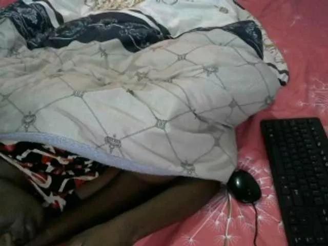 Legitimatehoe25 on BongaCams