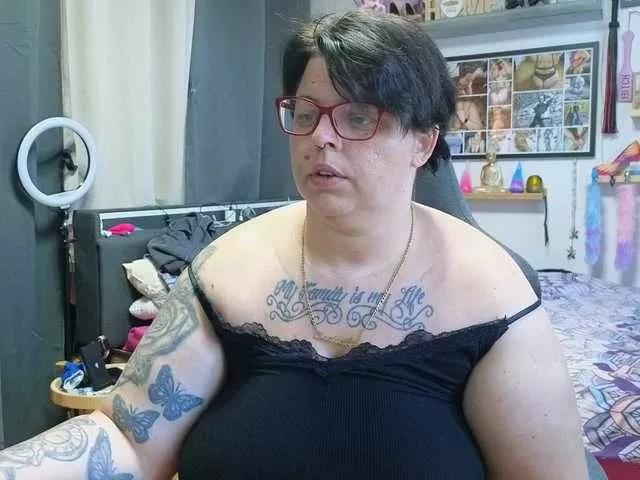 Lexi35 on BongaCams 