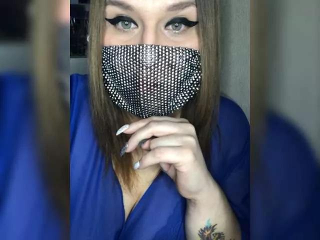 Lilbrandy1 on BongaCams 