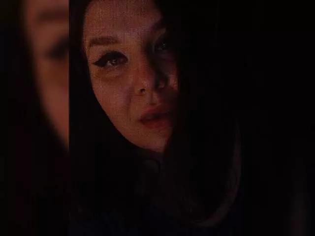 Lilbrandy1 on BongaCams 