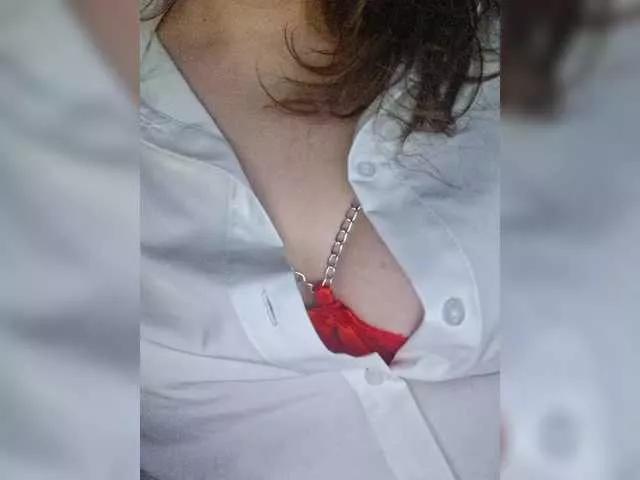 Lilbrandy1 on BongaCams 