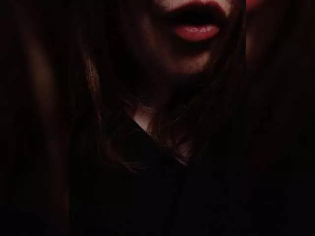 Lilbrandy1 on BongaCams 