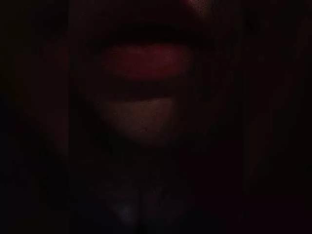 Lilbrandy1 on BongaCams 