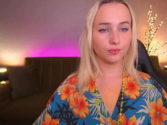 LilElfie on BongaCams