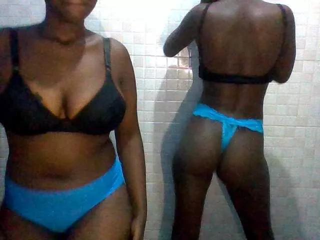 LilyAva2 on BongaCams 
