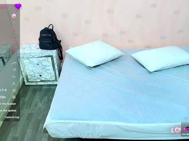 Littlemilfgela on BongaCams 
