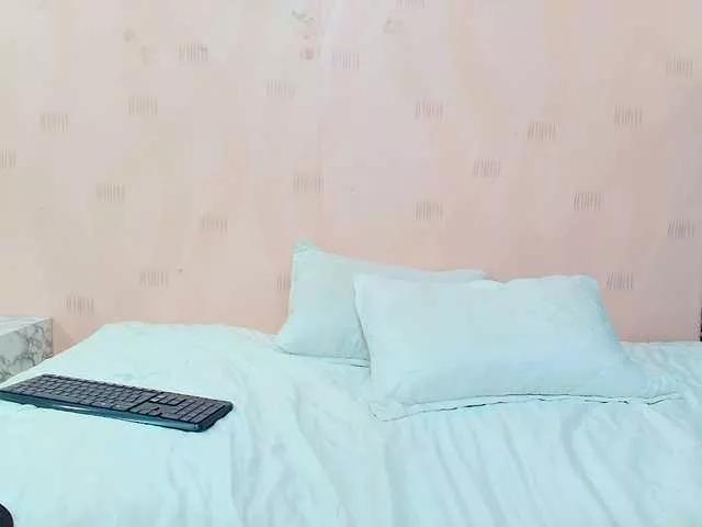 Littlemilfgela on BongaCams 