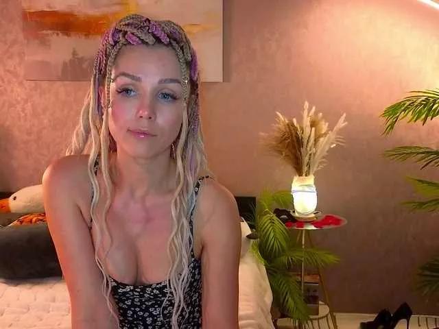 LizaBest on BongaCams