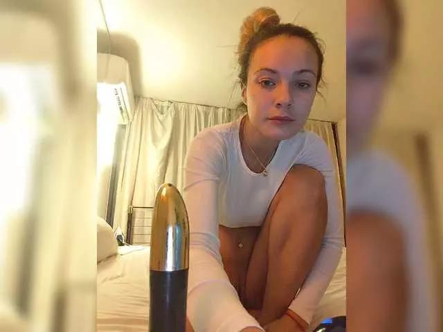 Lola3000 on BongaCams 