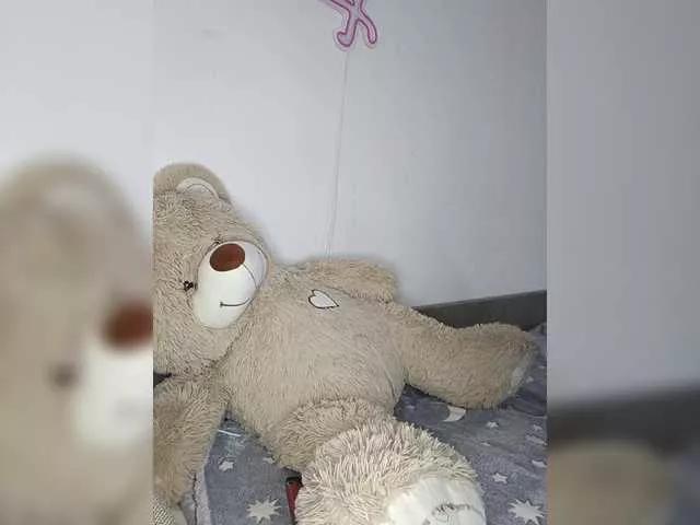 LolaMin on BongaCams