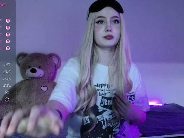 LolaMin on BongaCams