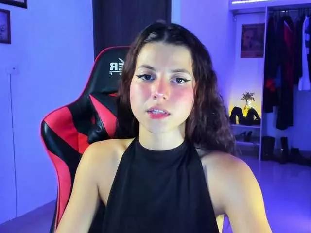 LolaMustaine on BongaCams 