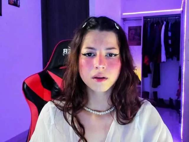 LolaMustaine on BongaCams 