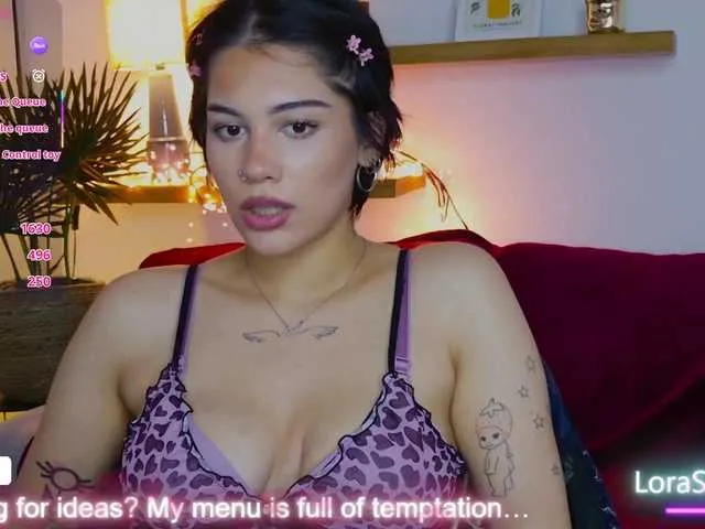 LoraShines on BongaCams