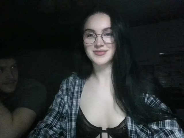 LoveeOnCam — Freechat on BongaCams