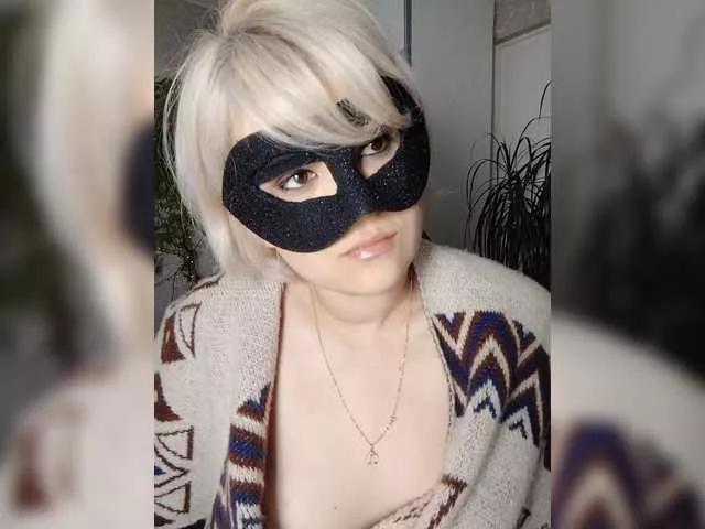 LOVEMENOW23 on BongaCams 