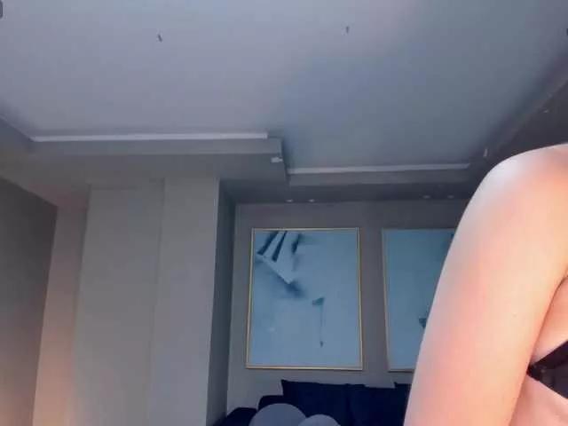 LucyWeiss on BongaCams