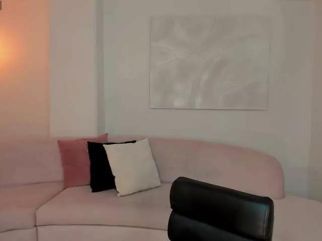 LucyWeiss on BongaCams