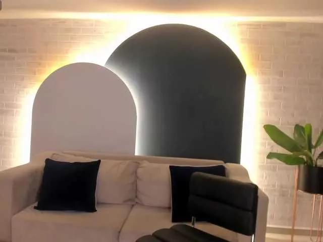 LucyWeiss on BongaCams