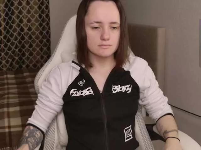 Masturbate to sexy camslut LunaL0ve LunaL0ve from BongaCams