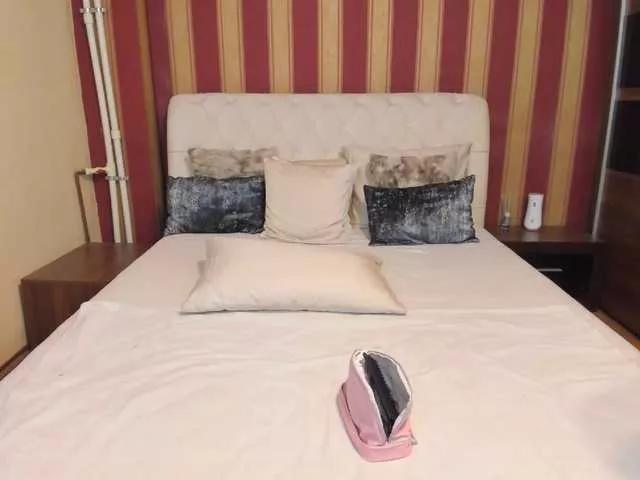 MadameCrowford on BongaCams 