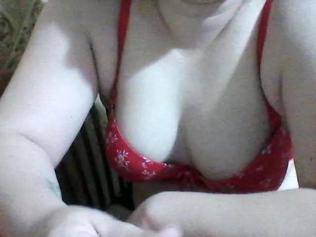 Mamie-Crys on BongaCams 