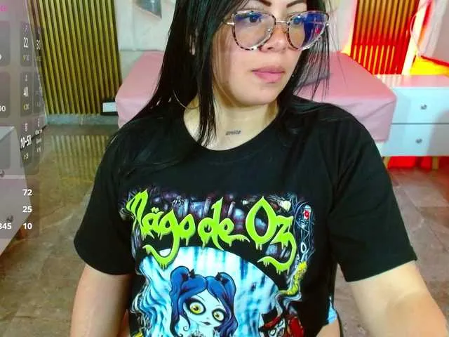 martina-tay on BongaCams