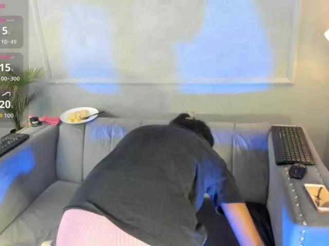 Cute Mayevanss wants you to fuck her body now Mayevanss from BongaCams