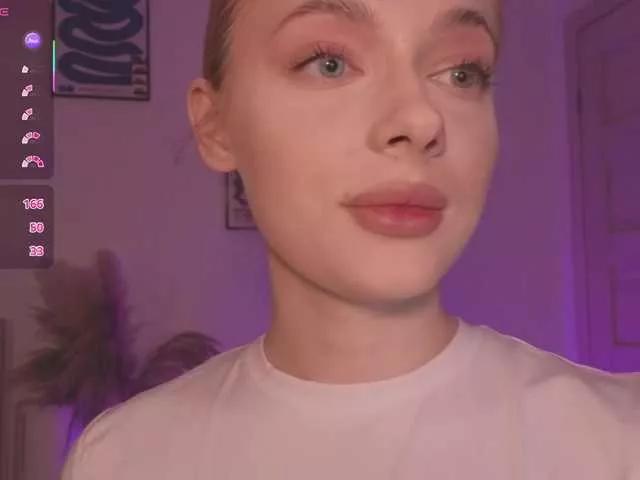 mayshy on BongaCams