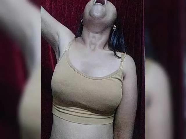 Melinatsu18 on BongaCams