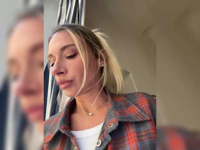 merrybaby on BongaCams 