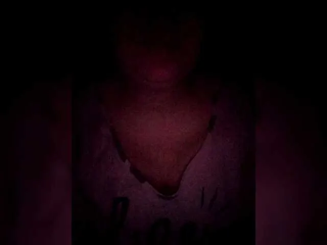 Mia883 on BongaCams