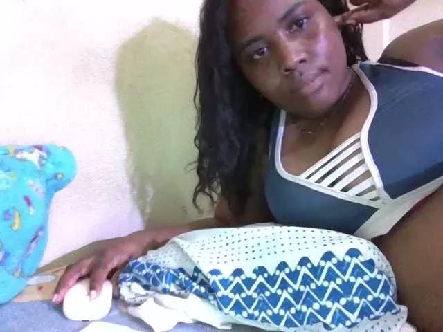 Midiosa229 from BongaCams