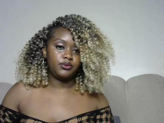 miss-caramel on BongaCams 