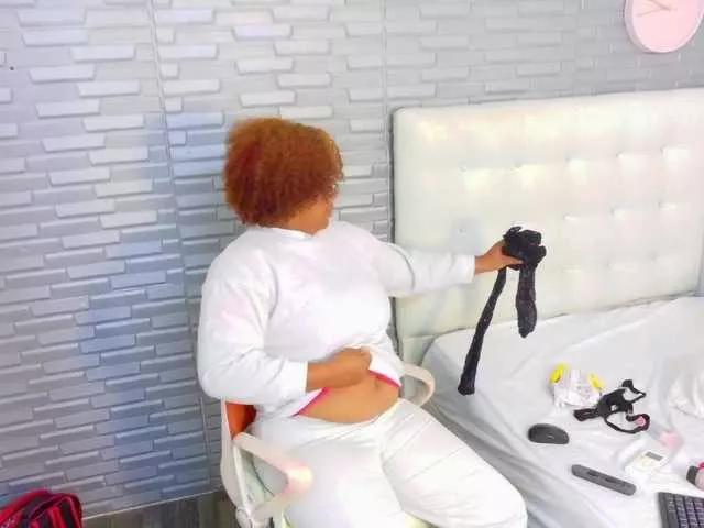 mommy-loves-cock on BongaCams 