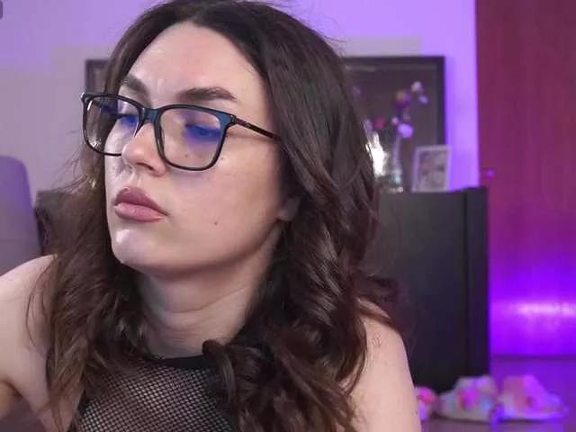 MonaLisss on BongaCams 